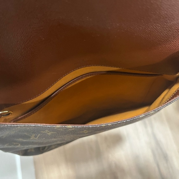 Authentic Louis Vuitton Musette bag gently used - Picture 9 of 11